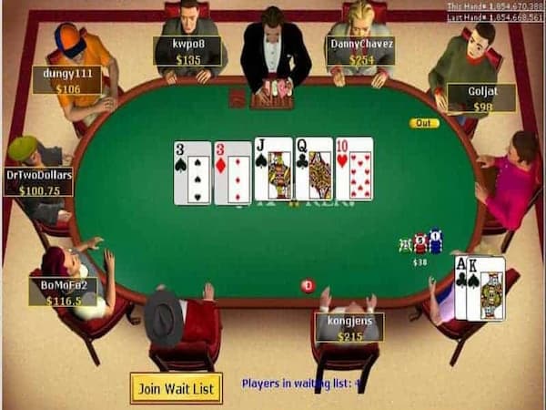 Tại sao nên chơi game bài Poker tại cổng game Iwin Club App? 6