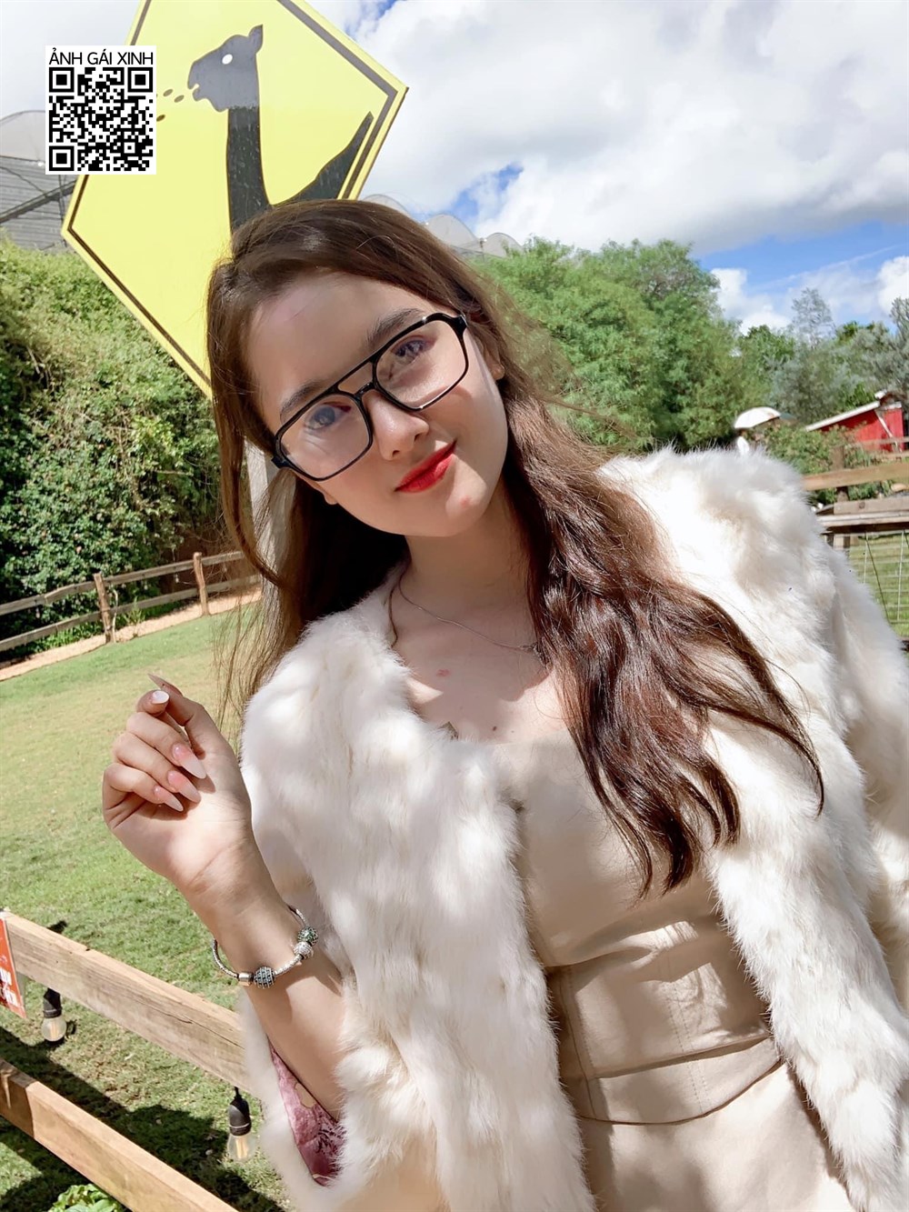 vycutesg_1674.jpg
