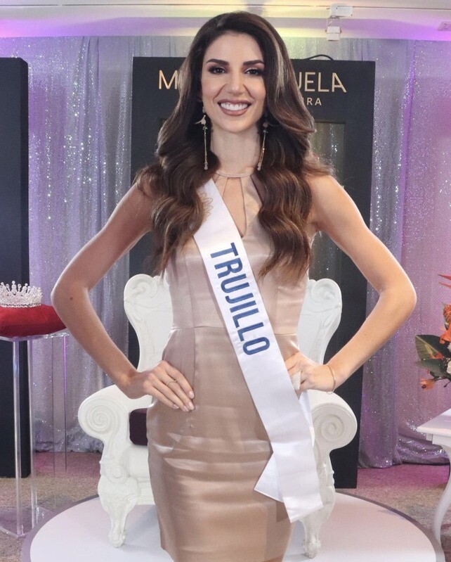 candidatas a miss venezuela 2022. final: 16 nov. (70 aniversario). video entrevista jurado: pag 1. - Página 32 F2f3733ab3d975872cc8227870050908656c40