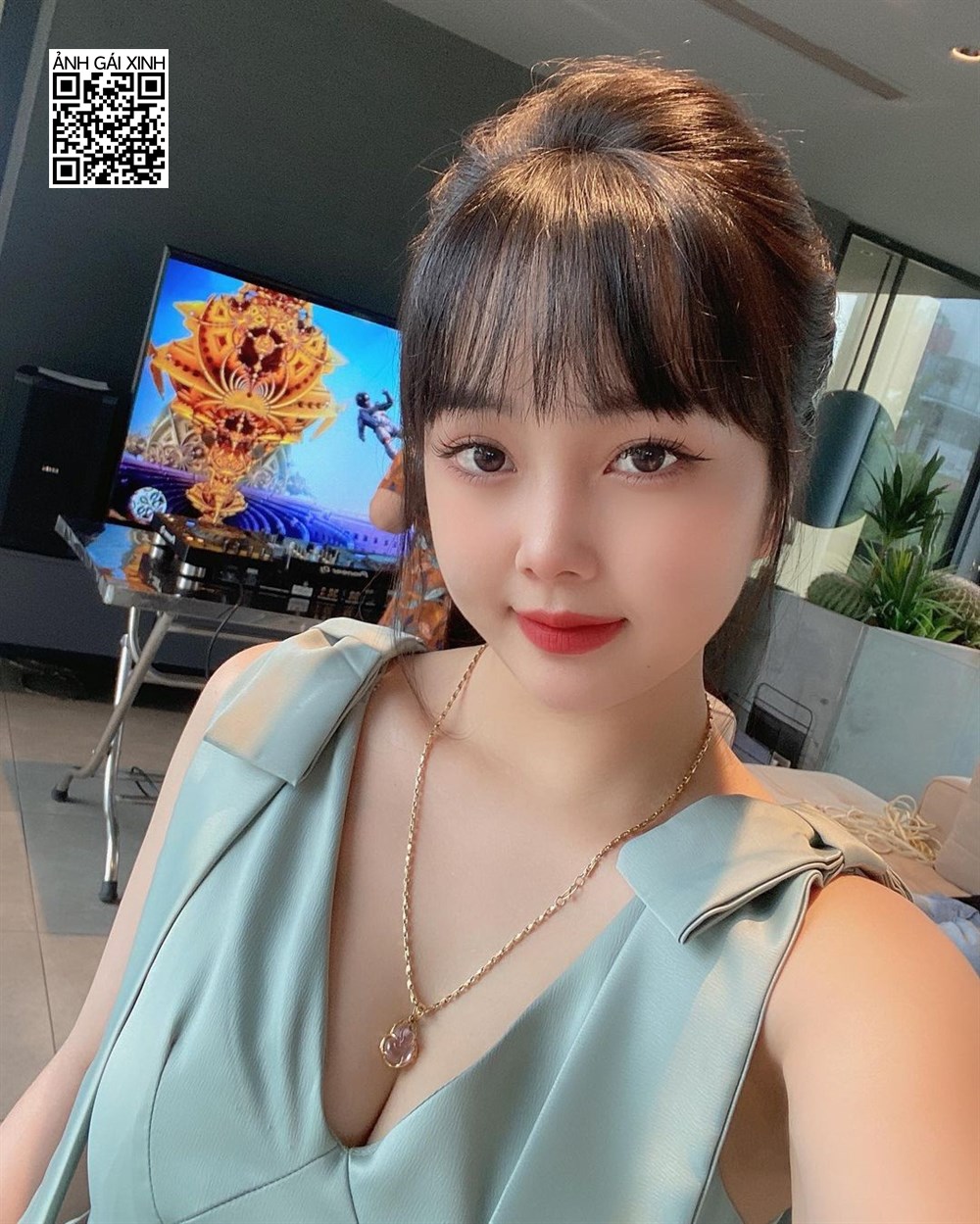 vycutesg_1720.jpg