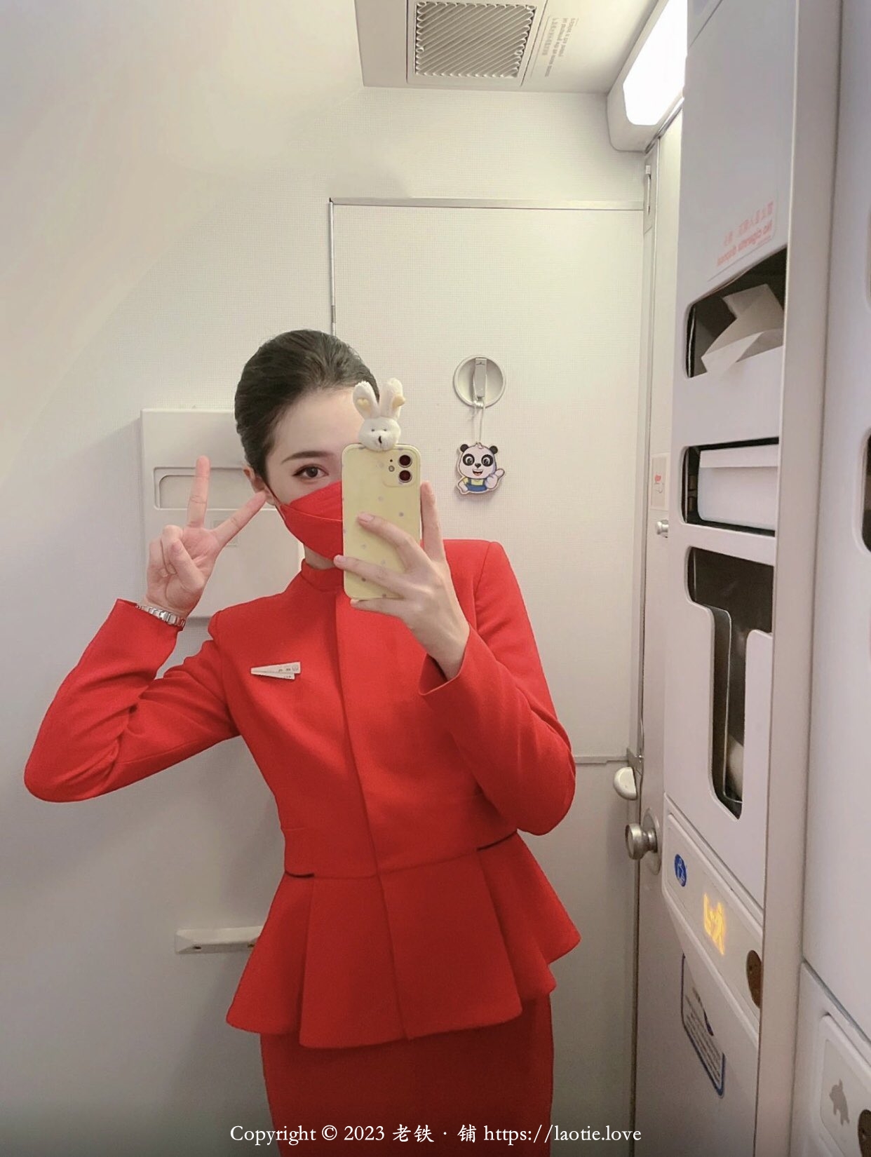 四川航空空姐带着口罩更加撩人妩媚了