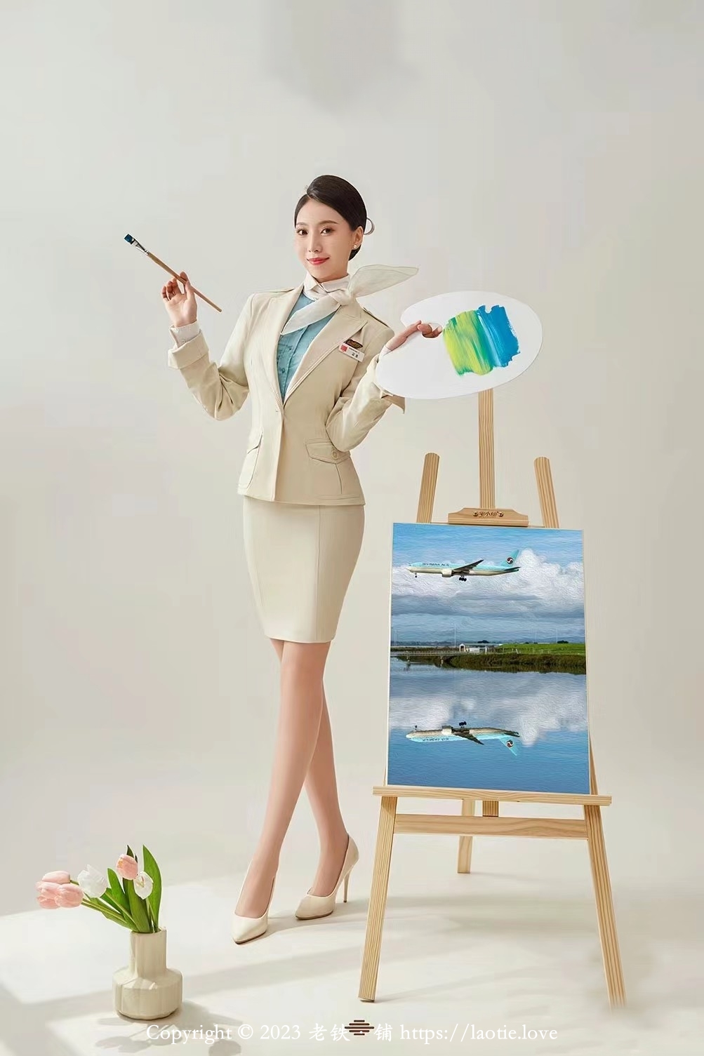  韩国熟女大长腿空姐制服灰白款绘画室写真
