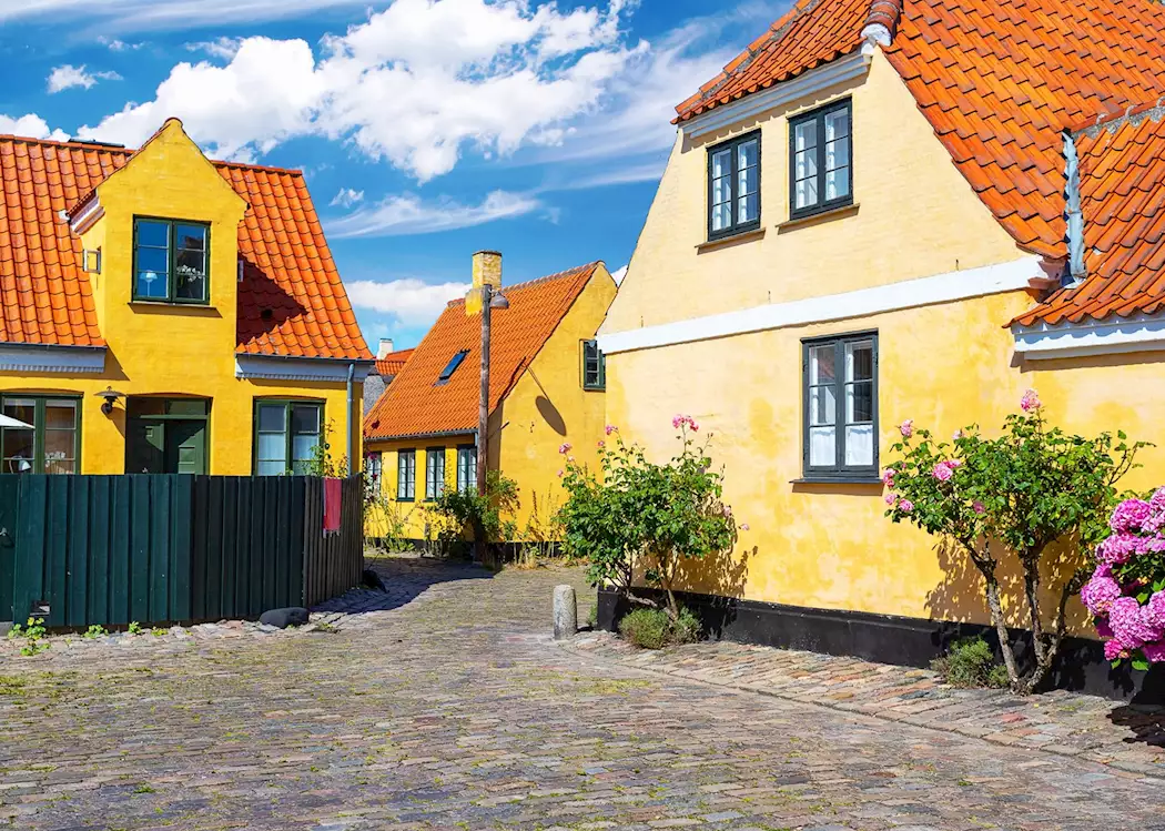 15993654-side-street-in-copenhagen.webp