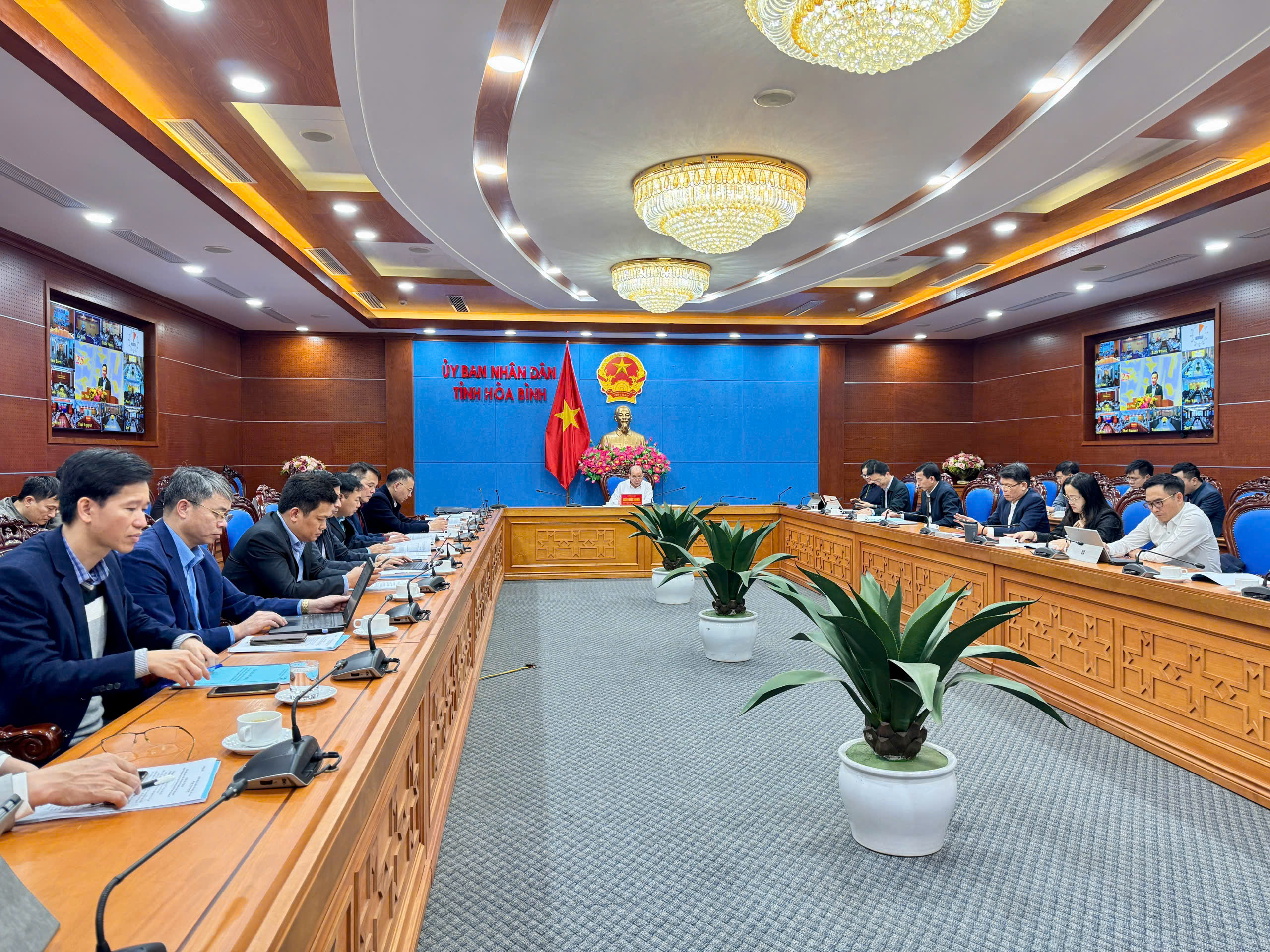 CHÍNH PHỦ: Tổ chức Hội nghị quán triệt, triển khai thi hành các luật, nghị quyết được thông qua tại Kỳ họp bất thường lần thứ 9, Quốc hội khoá XV