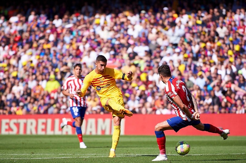 Atletico-Madrid-vs-Barcelona-phong-do.jpg