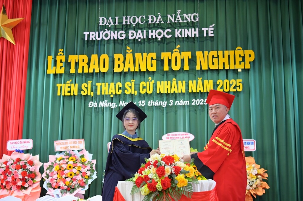 LeTNdot1nam202512.jpg