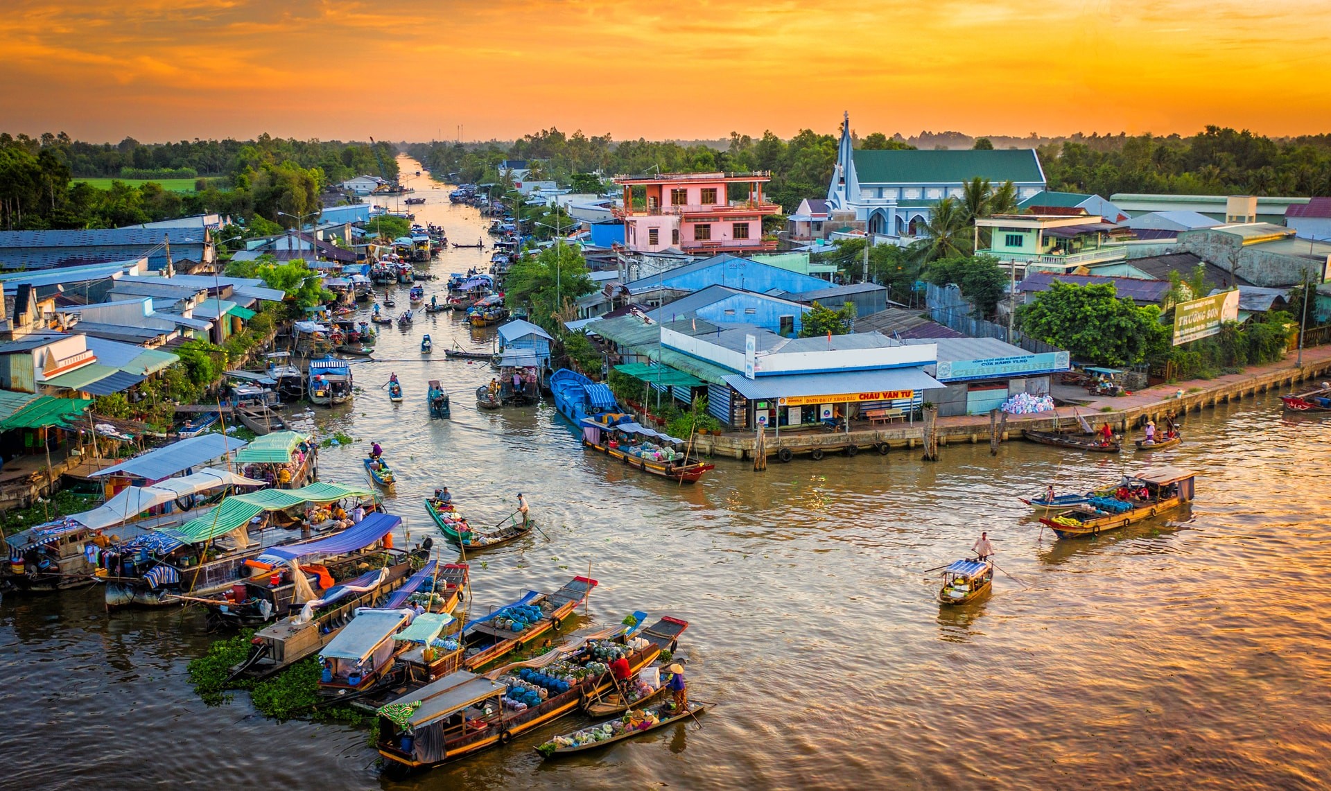 Hoạt động sôi nổi