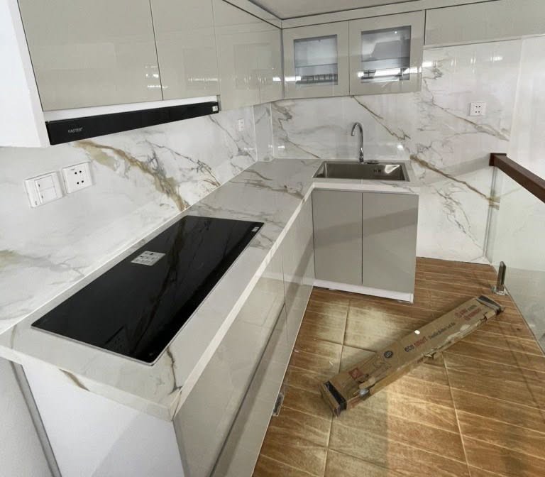 Bán nhà Võ Thị Sáu - 21m2 x 4 tầng - gần công viên Tuổi Trẻ, hồ Quỳnh - giá 5,3 tỷ